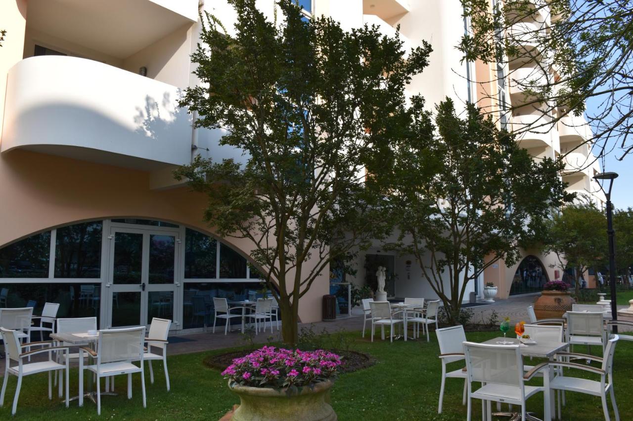 Hotel Aparthotel Holiday, Italien, Bibione. Großes 46