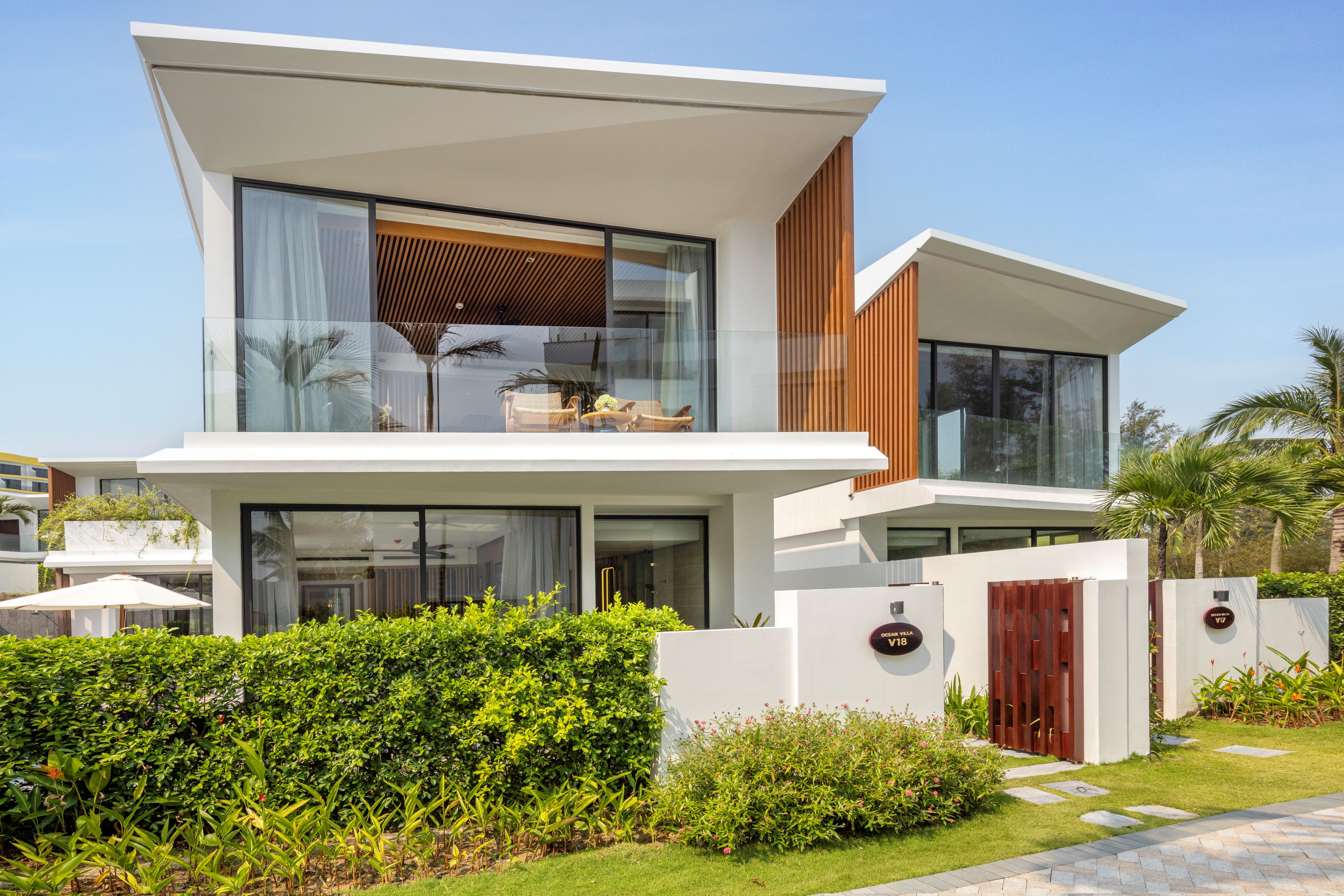 Royal Beachfront Villas Danang