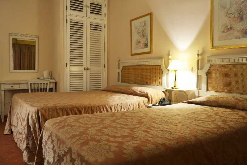 Hotel Ibis Styles Lisboa Centro Marques de Pombal, Portugal, Lissabon. Großes 434