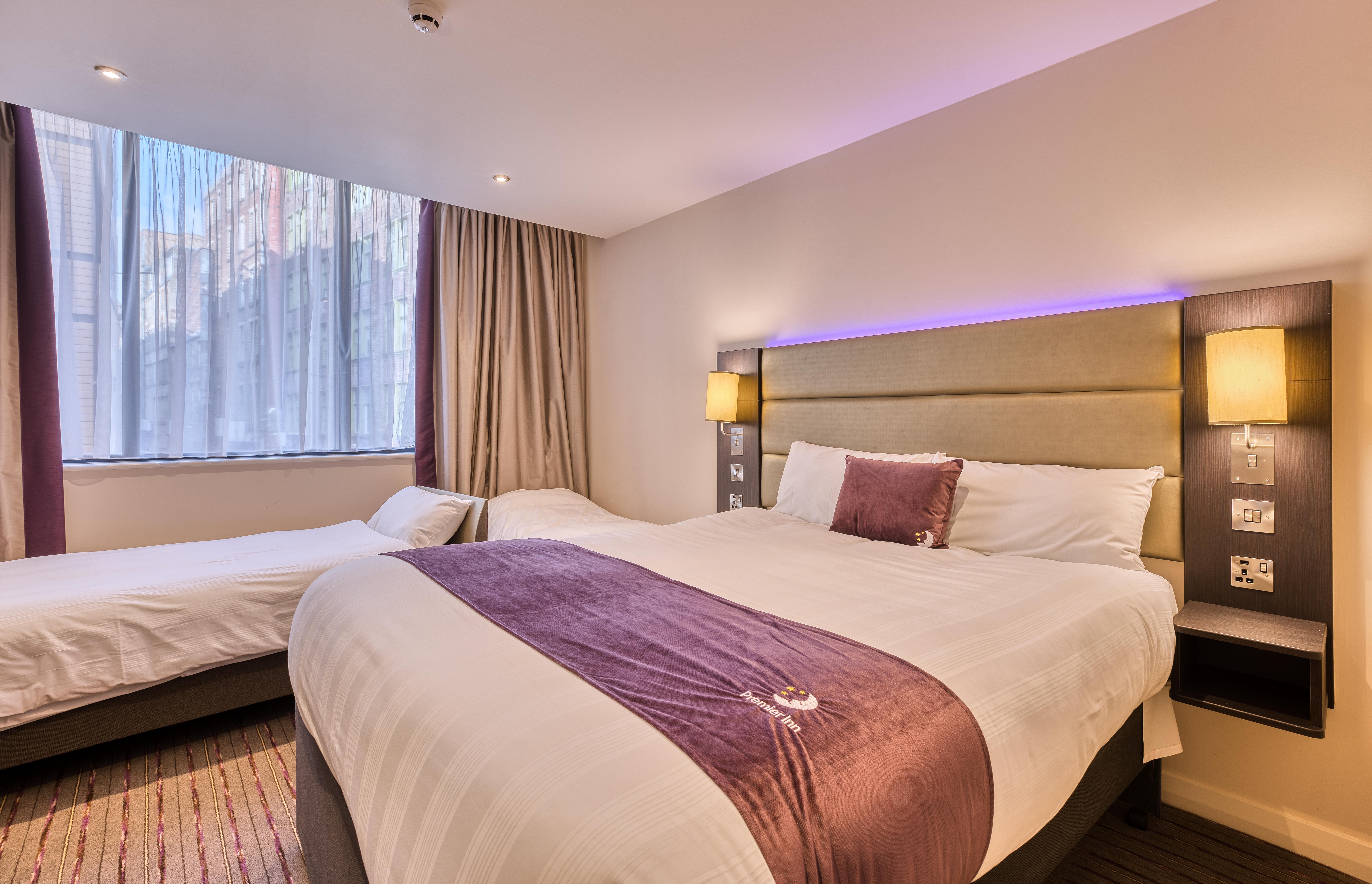 Premier Inn Glasgow City Centre (St. Enoch Square) hotel