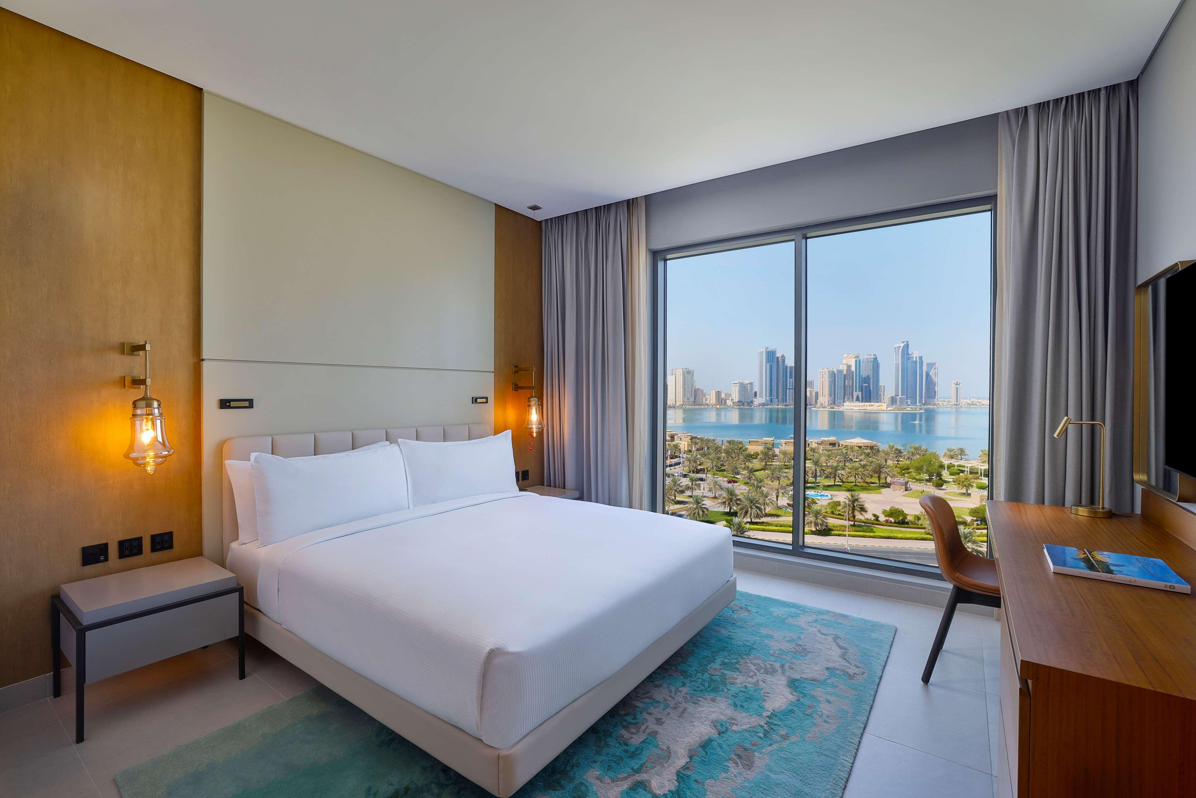 Hotel Doubletree by Hilton Sharjah Waterfront Hotel and Residences, Vereinigte Arabische Emirate, Sharjah. Großes 486