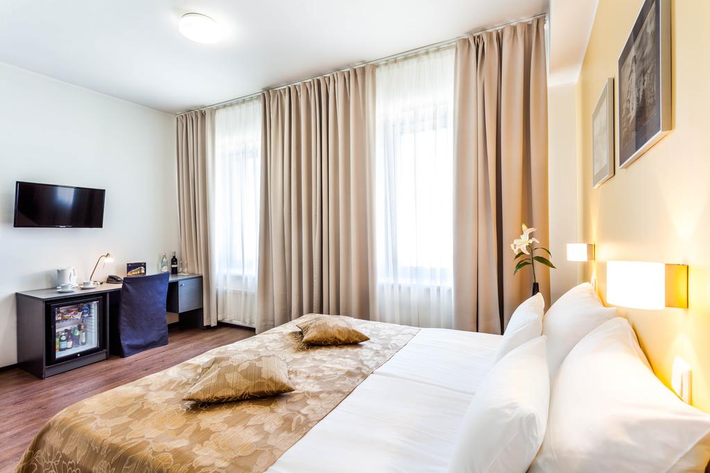 Hotel Kreutzwald, Estland, Tallinn. Großes 733