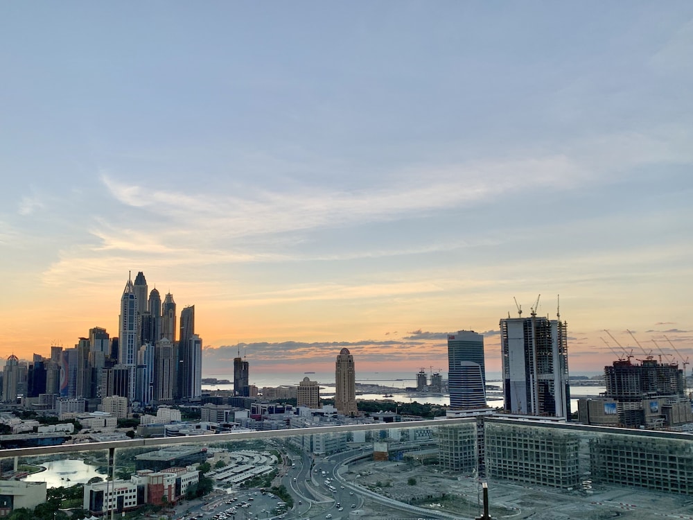 Hotel Grand Plaza Movenpick Media City, Vereinigte Arabische Emirate, Dubai. Großes 64