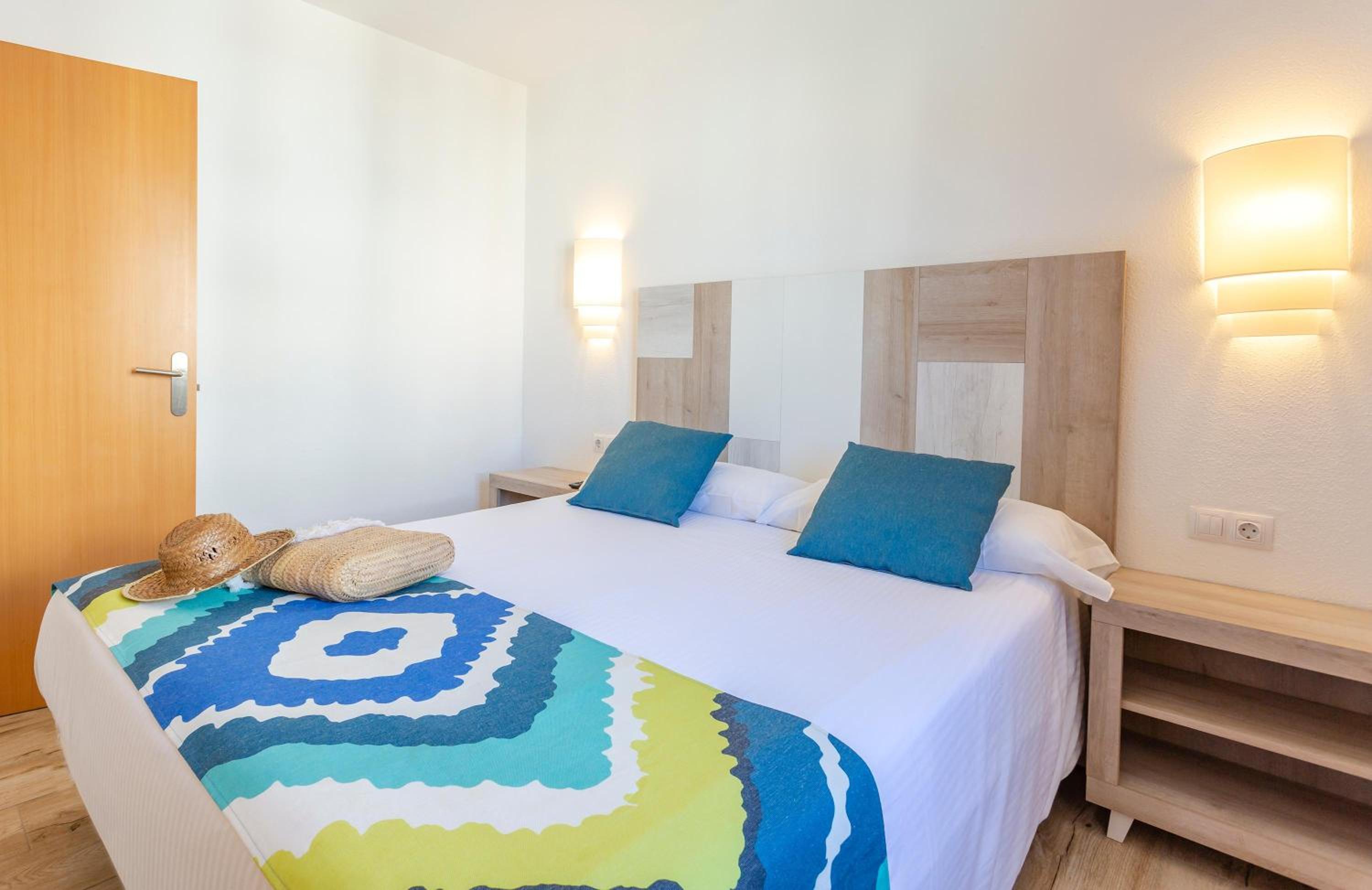 Hotel FlipFlop Surfing Playa Apartments, Spanien, Santa Ponsa. Großes 159