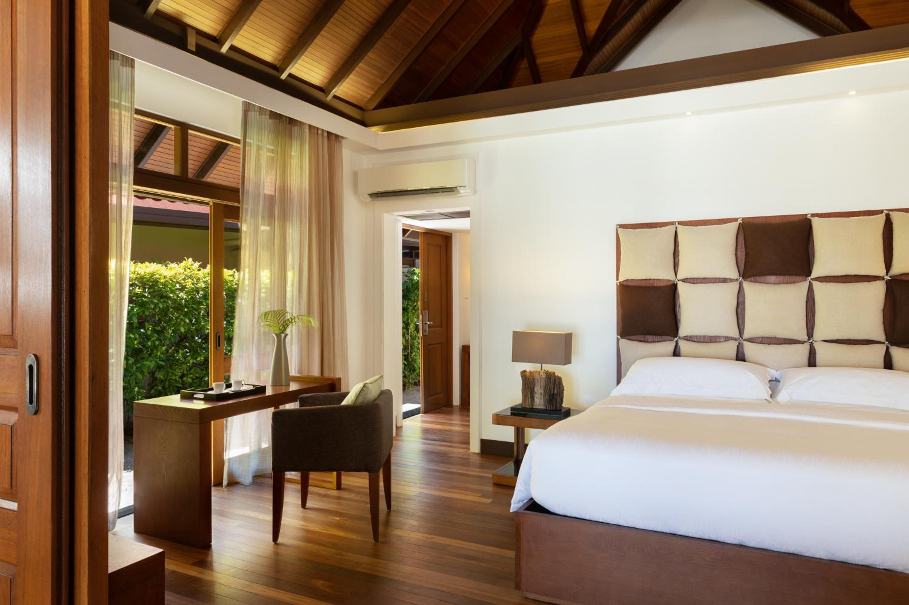 Hotel Kurumba Maldives Resort, Malediven, Vihamanaafushi. Großes 104