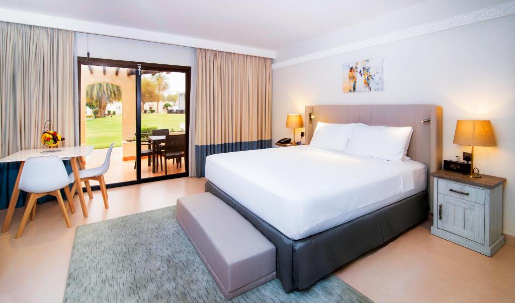 Hotel Radisson Blu Hotel & Resort Al Ain, Vereinigte Arabische Emirate, Al Ain. Großes 111