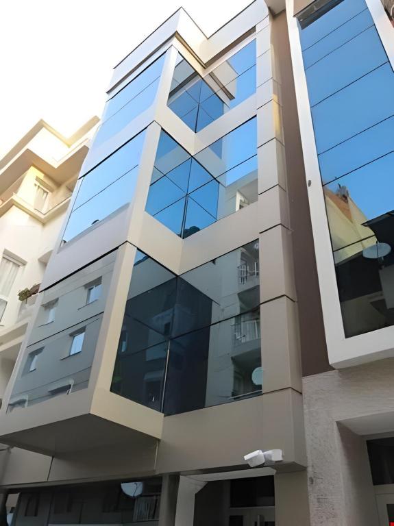 Smyrna Homes & Suits