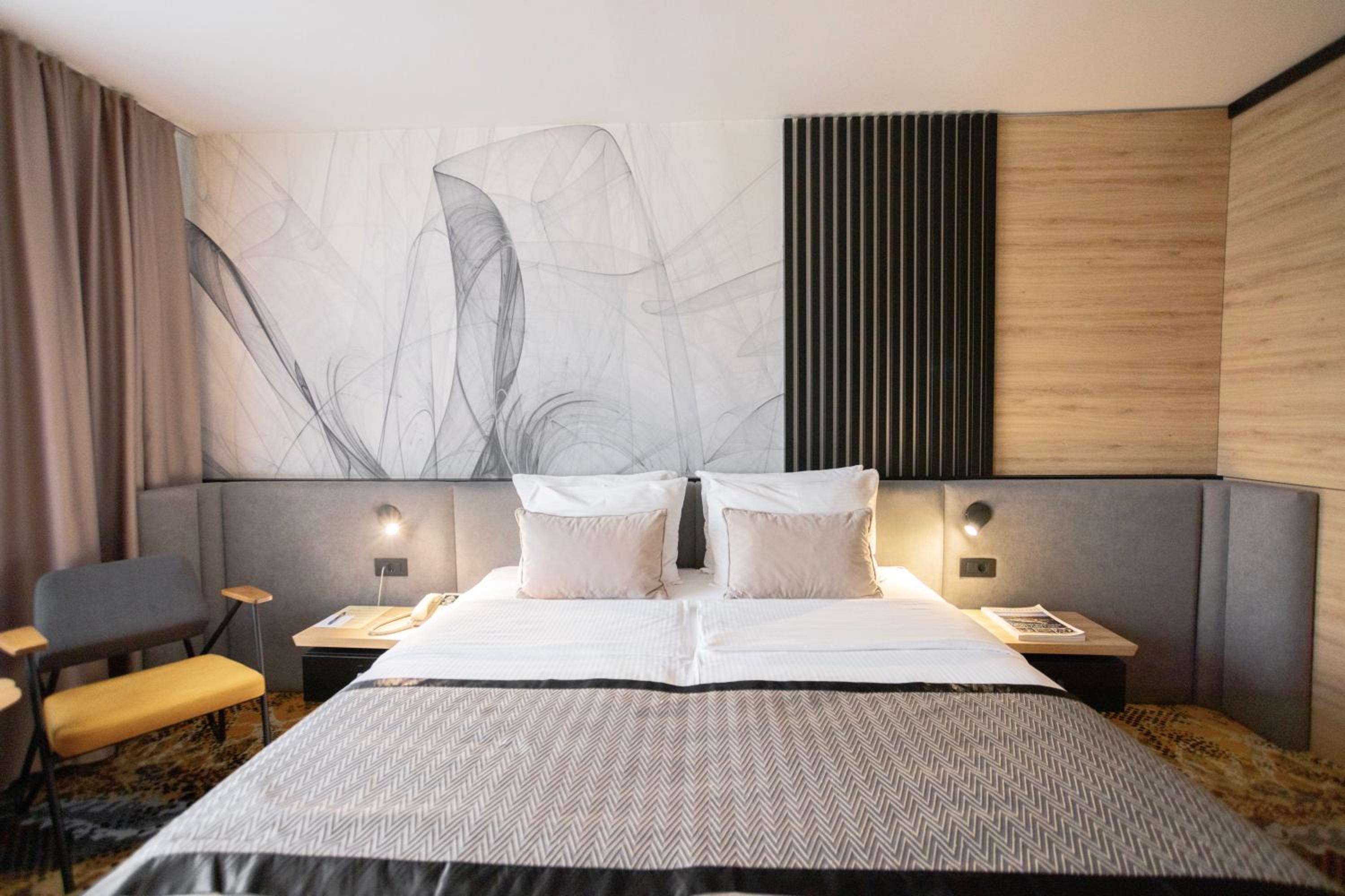 Hotel Hotel Holiday, Bosnien und Herzegowina, Sarajevo. Großes 779