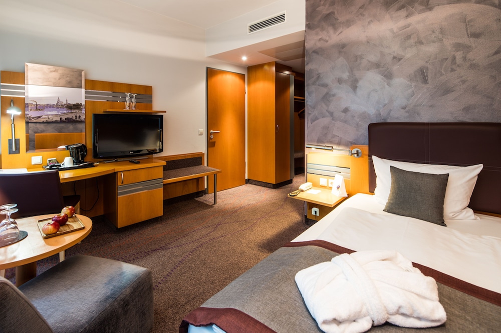 Hotel Ramada by Wyndham Dresden, Deutschland, Dresden. Großes 398
