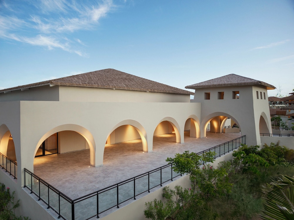 SECRETS PLAYA ESMERALDA RESORTS & SPA
