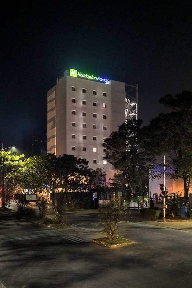 Holiday Inn Express Kolkata New Town