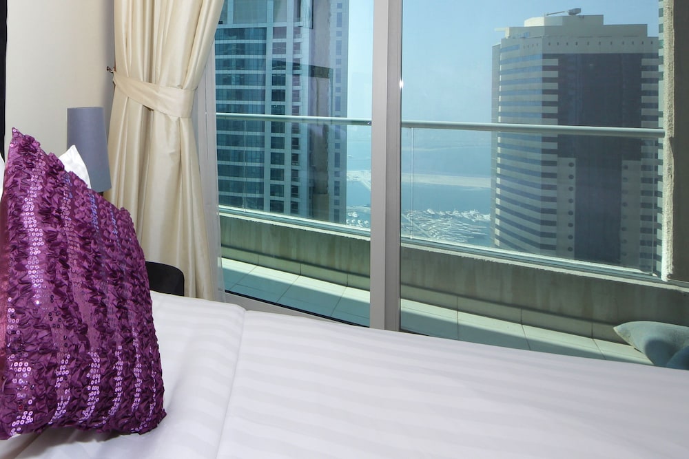 Faraway Homes - Marina Heights
