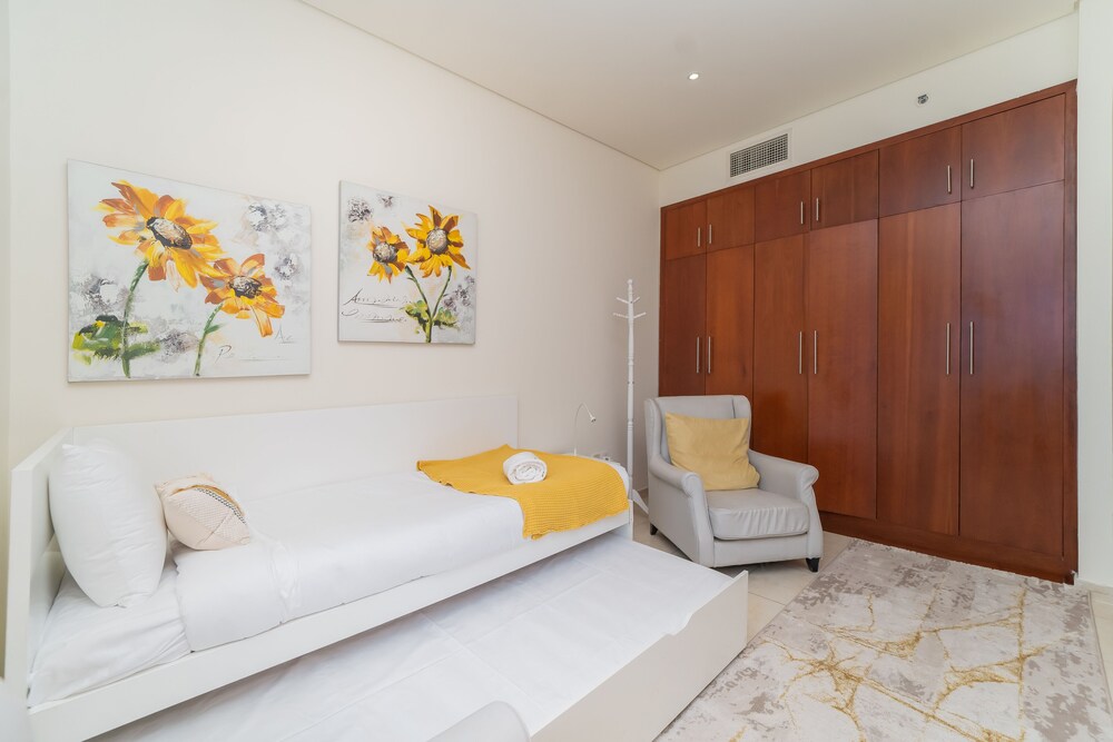 Faraway Homes - Marina Heights