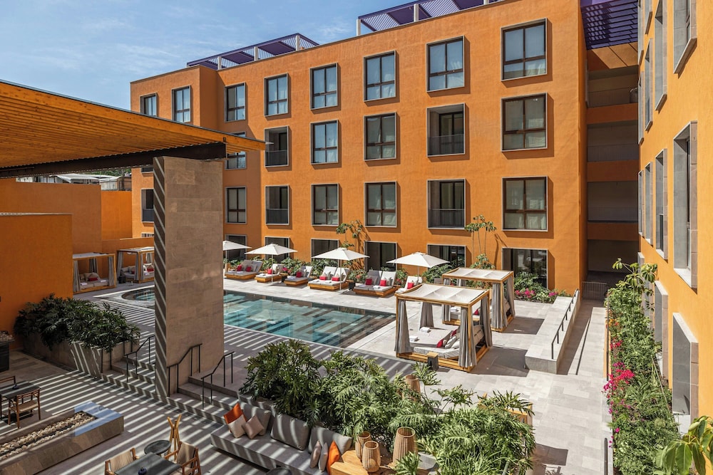 Clevia, San Miguel de Allende, Autograph Collection