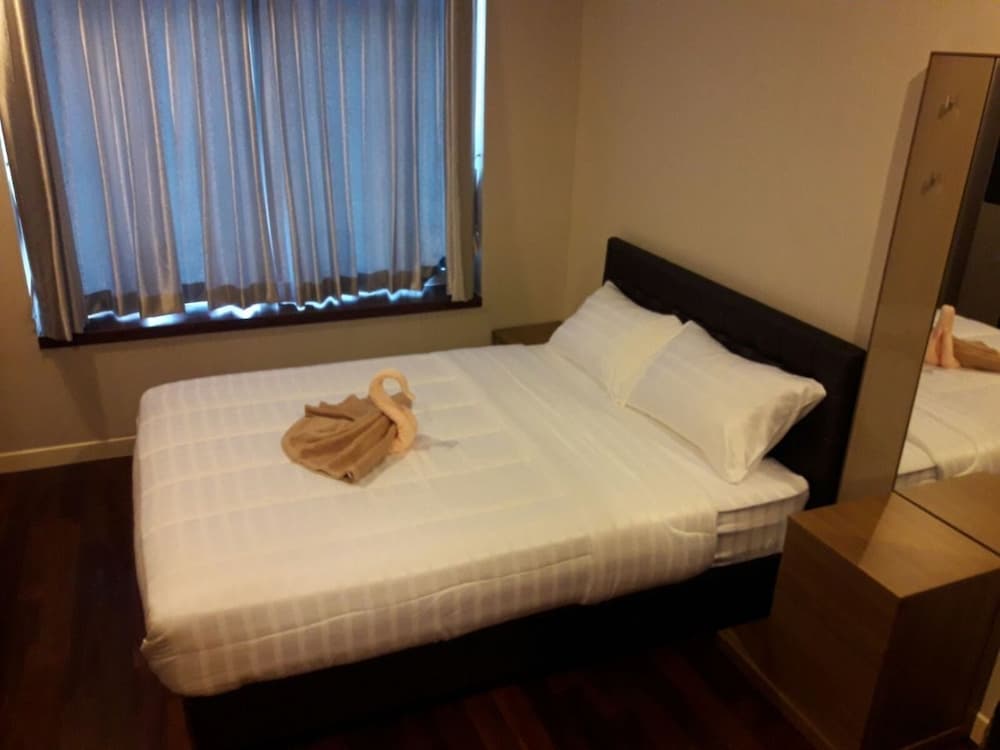 High Floor Near Petchaburi MRT 1BR