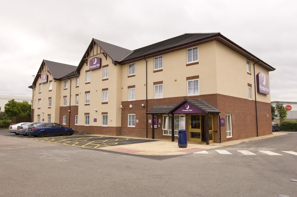 Premier Inn Coventry East (M6 J2)