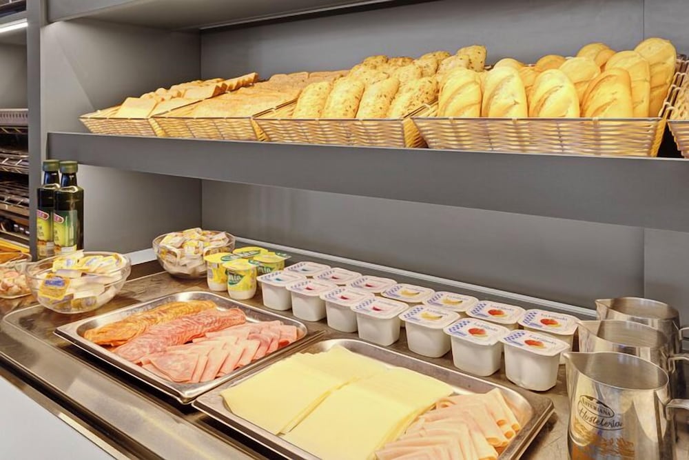 Hotel B&B HOTEL Girona 2, Spanien, Salt. Großes 150