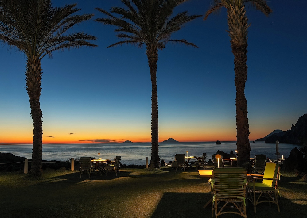 Hotel Therasia Resort Sea and Spa, Italien, Insel Vulcano. Großes 250