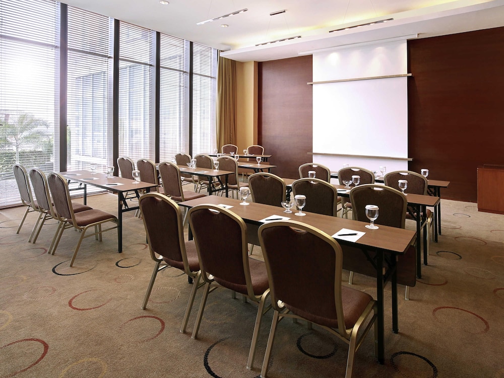 Hotel Novotel Bandung, Indonesien, Bandung. Großes 320