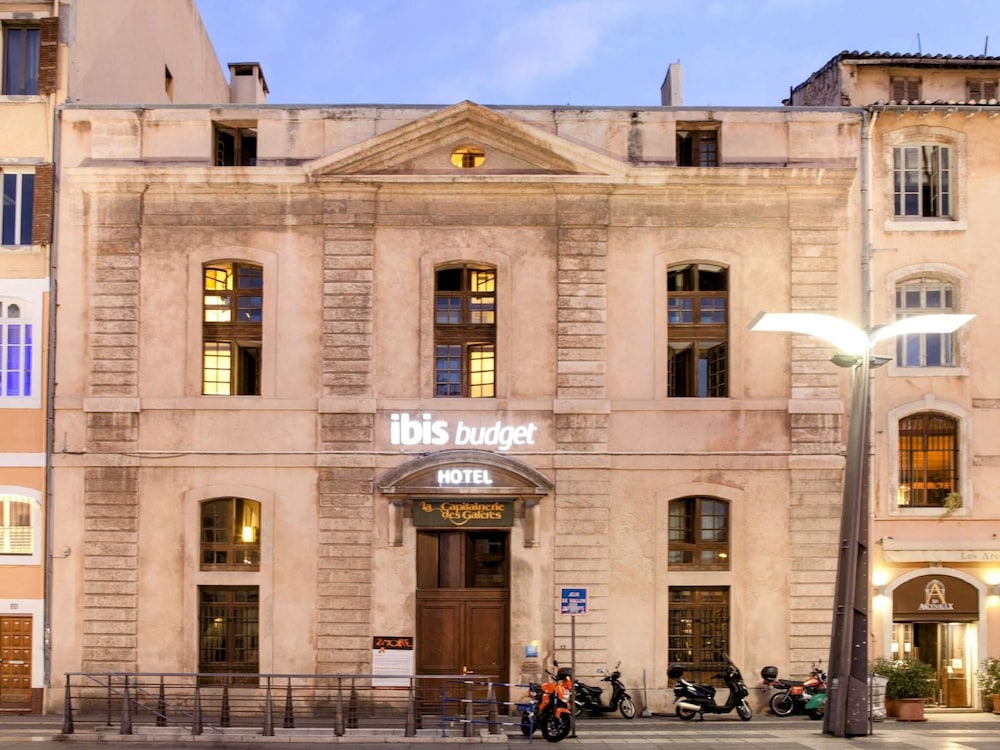 Séjour Au Bord De L'eau Ibis Budget Marseille Vieux Port. Train Et Flex Inclus.