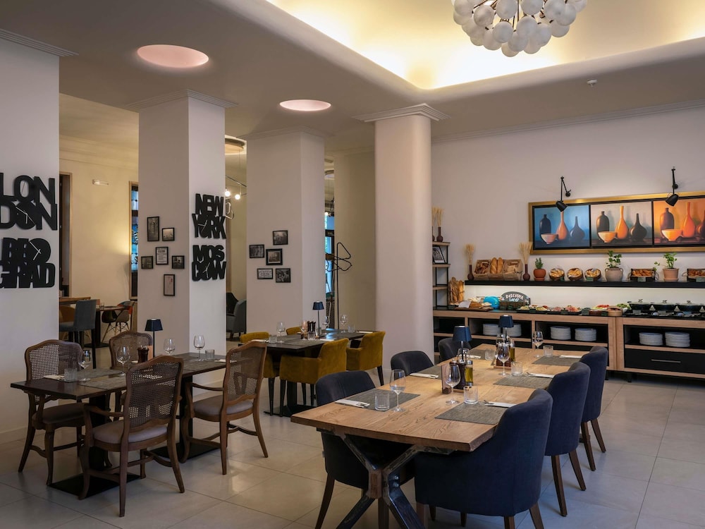 Hotel Mercure Belgrade Excelsior, Serbien, Belgrad. Großes 733