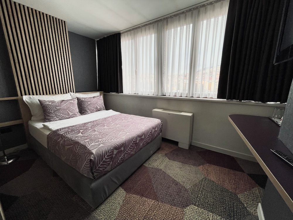 Hotel City View Deluxe Sarajevo, Bosnien und Herzegowina, Sarajevo. Großes 437