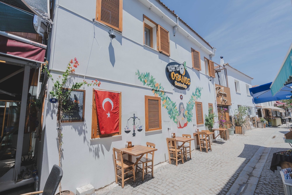 White Orange Sigacik