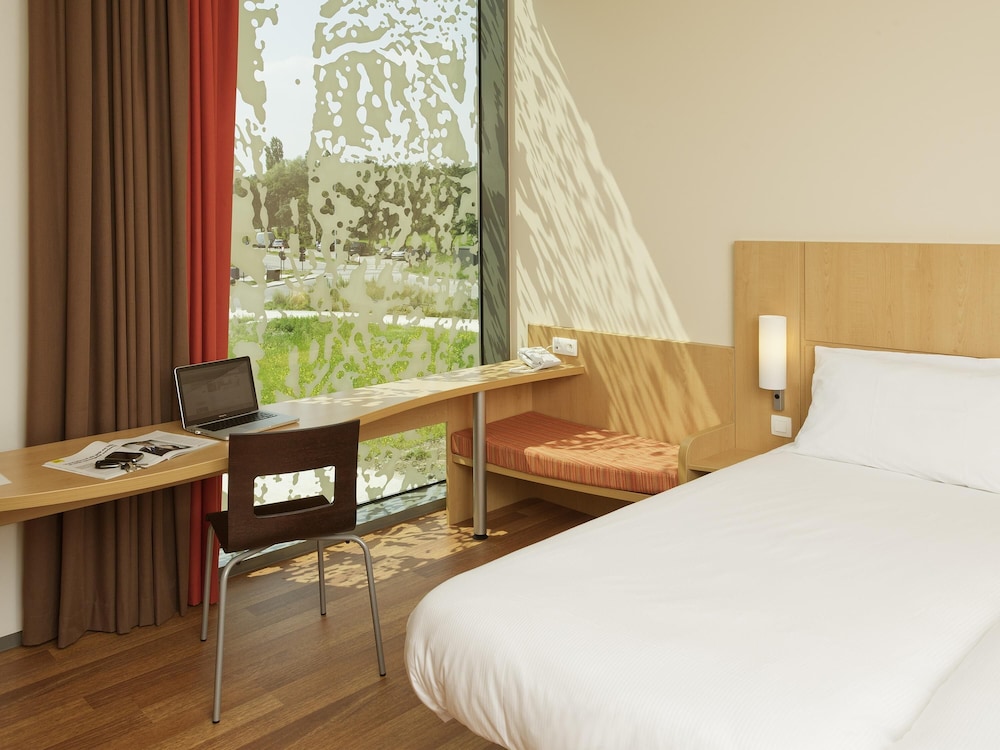 Hotel ibis Leuven Heverlee, Belgien, Leuven. Großes 88