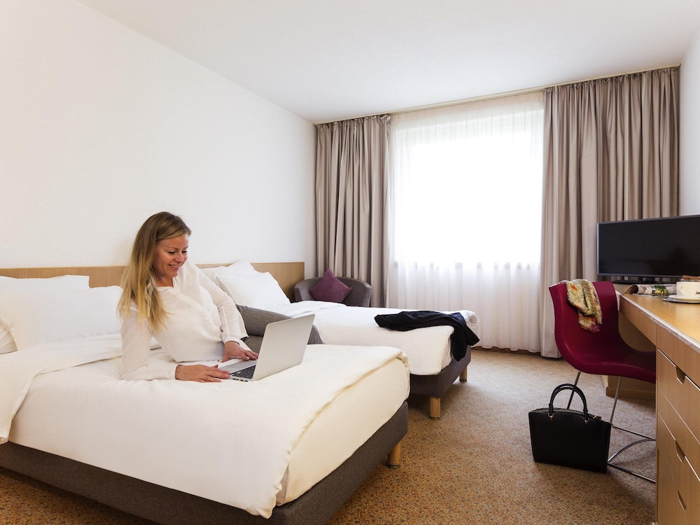 Hotel Novotel Dusseldorf City West, Deutschland, Düsseldorf. Großes 348