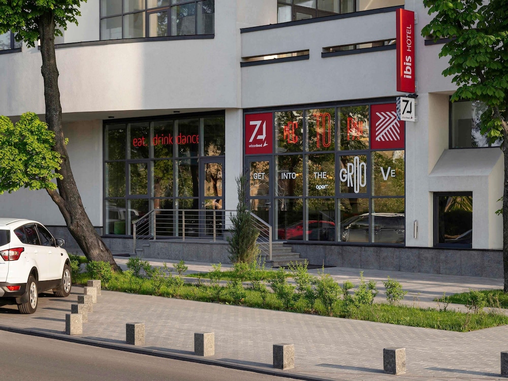 ibis Kyiv Beresteiska