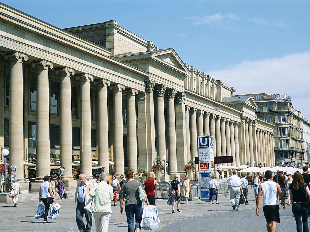 Hotel Mercure Hotel Stuttgart Zuffenhausen (ex Zuffenhausen Hotel), Deutschland, Stuttgart. Großes 223