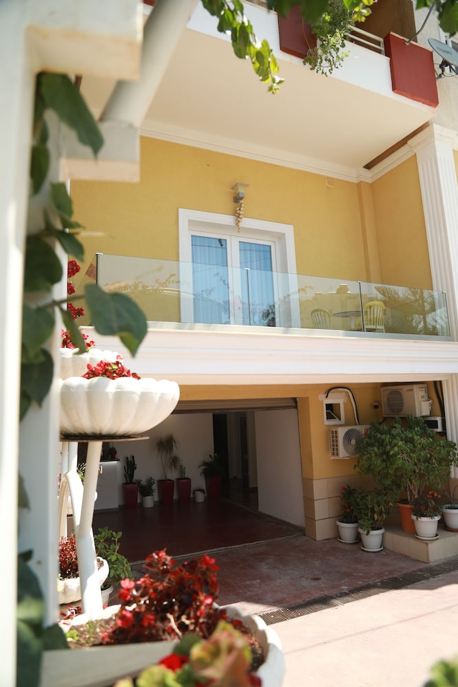 Sunrise Luxury Apartments