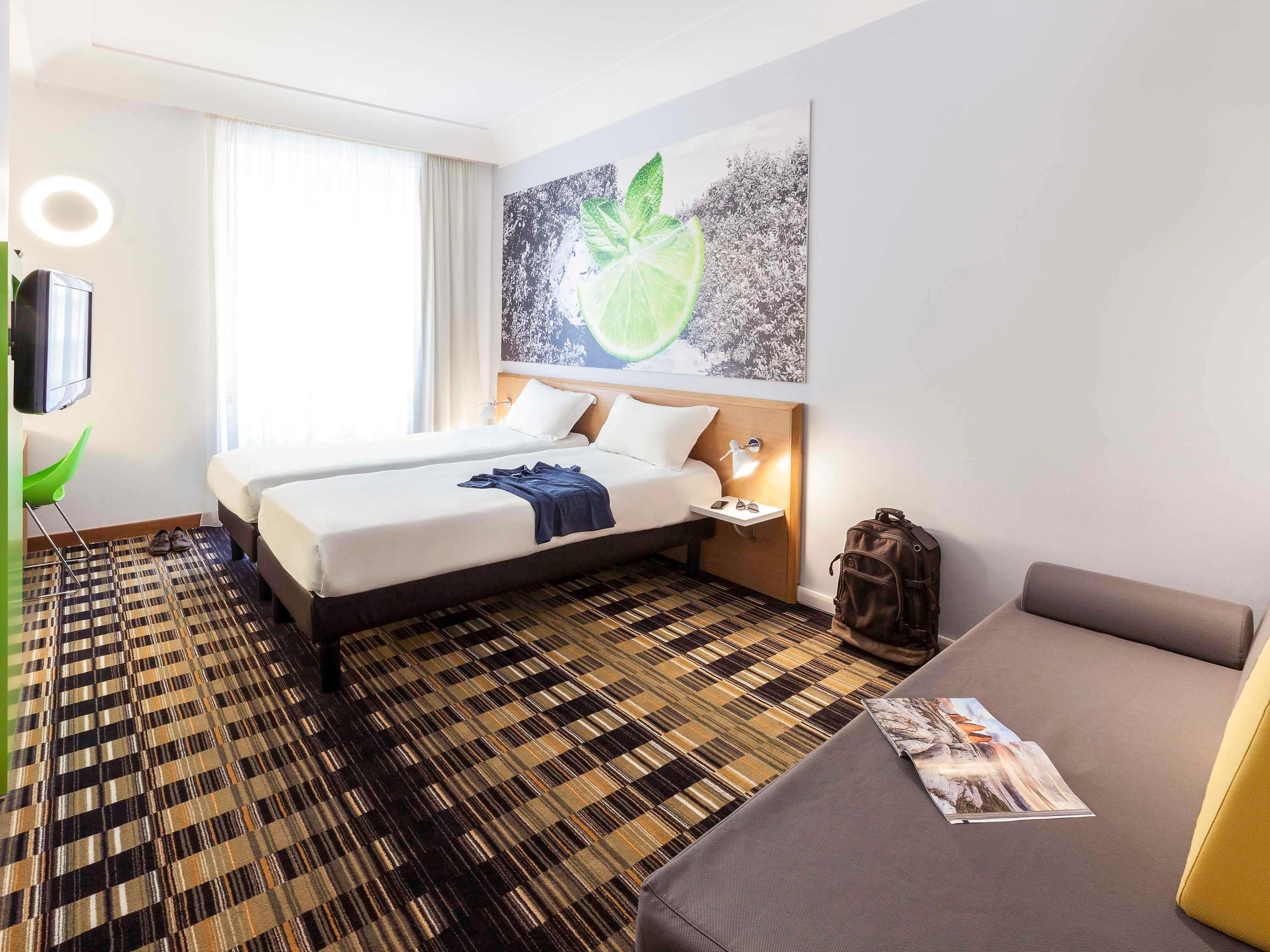 Hotel Ibis Styles Napoli Garibaldi, Italien, Neapel. Großes 410