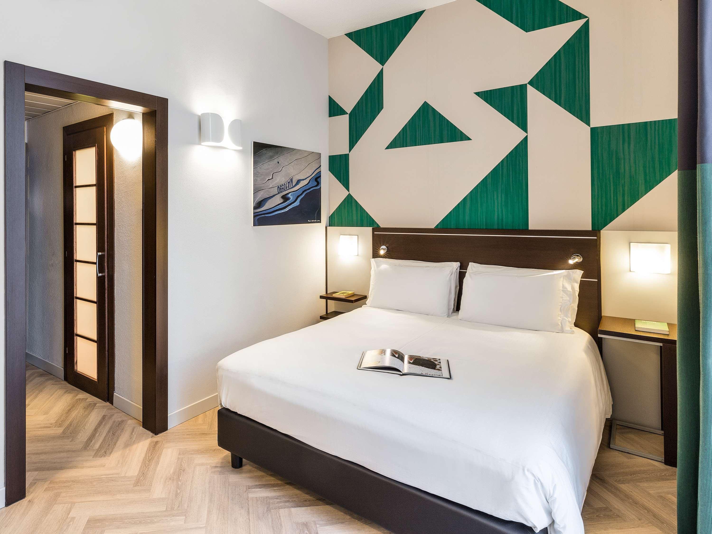 Hotel Mercure Napoli Centro Angioino, Italien, Neapel. Großes 629