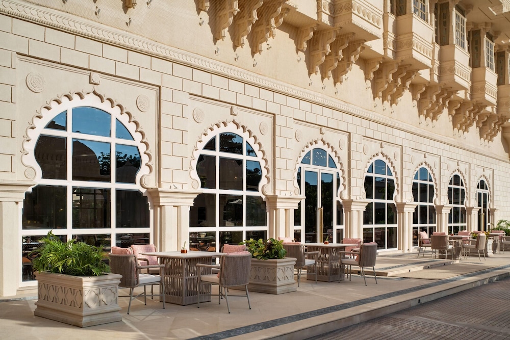 Wyndham Grand Udaipur Fateh Sagar Lake