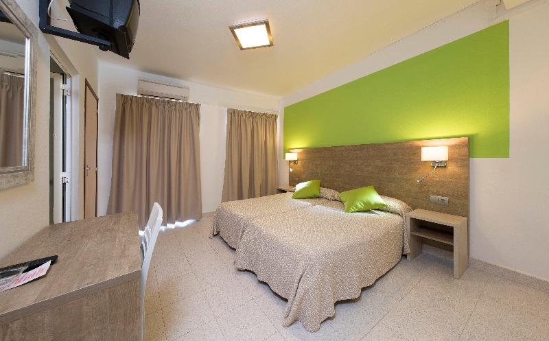 Hotel Hostal Mari, Spanien, Sant Antoni de Portmany. Großes 397