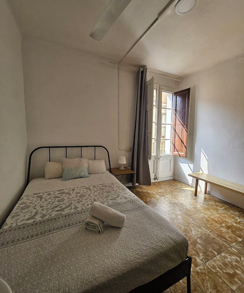 HOSTEL Central and Basic Solarium (ex. Pension Solarium Reboot)