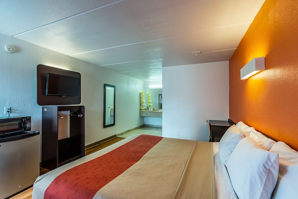 Hotel Motel6 Cleveland, TX, USA, Cleveland. Großes 57