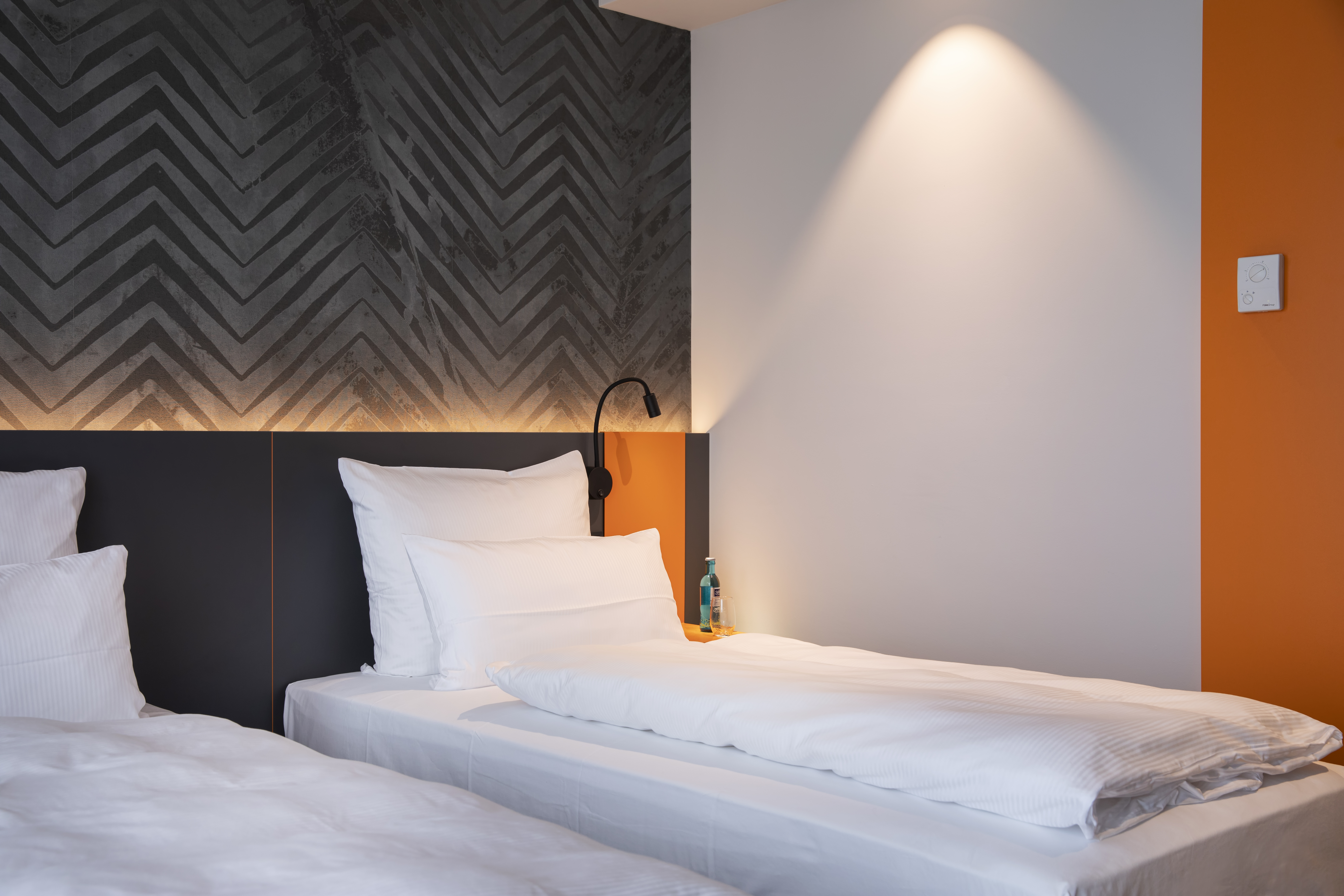 Hotel LOGINN Hotel Berlin Airport, Deutschland, Berlin. Großes 296