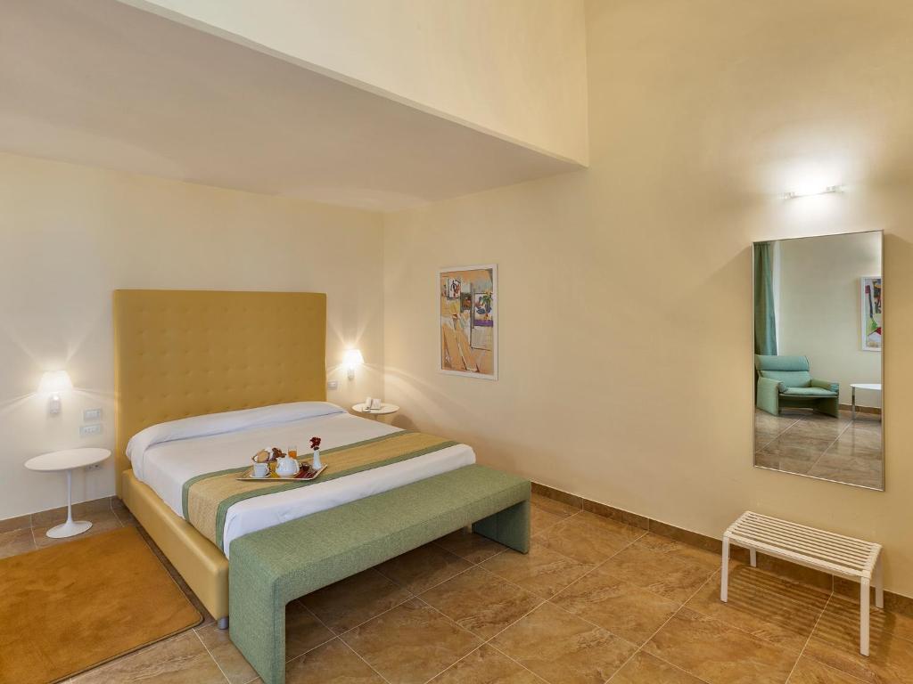 Hotel Mercure Villa Romanazzi Carducci, Italien, Bari. Großes 545