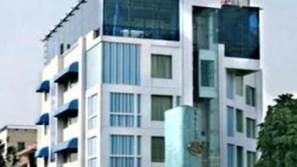 OYO 9542 the Blue Heaven Banipark