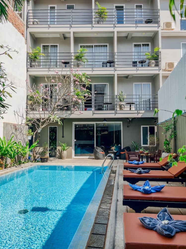 G and Z Urban Hotel (ex Bayon Riverside Boutique Hotel)