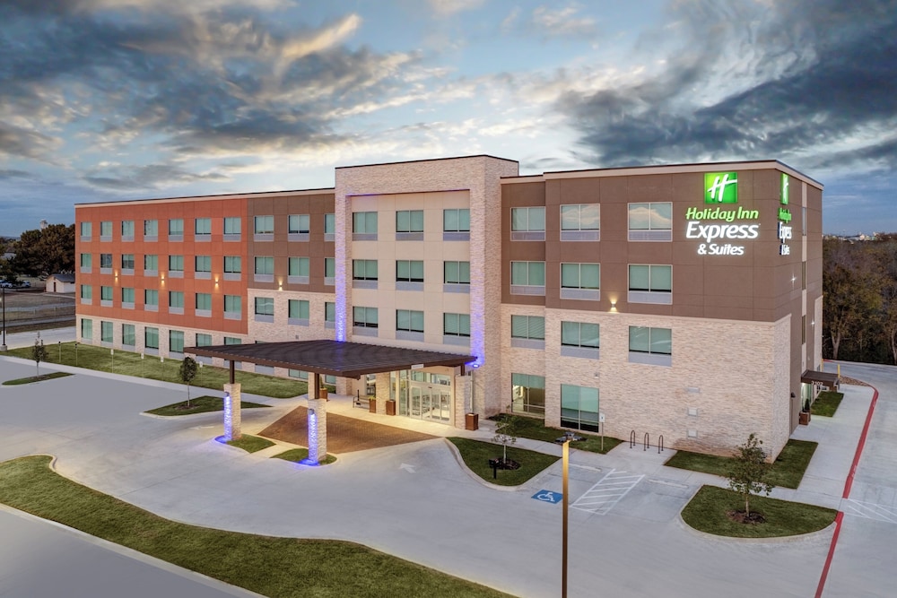 Holiday Inn Express & Suites Austin Airport East