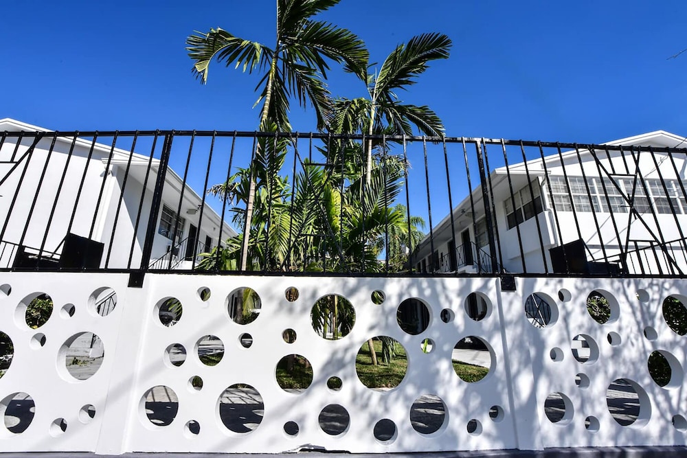 Broadway Suites Downtown by RocketSTAY