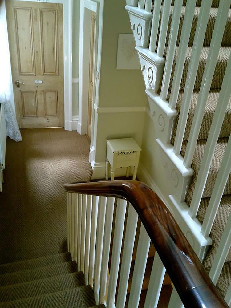 OYO Cornerstone Manor Hotel