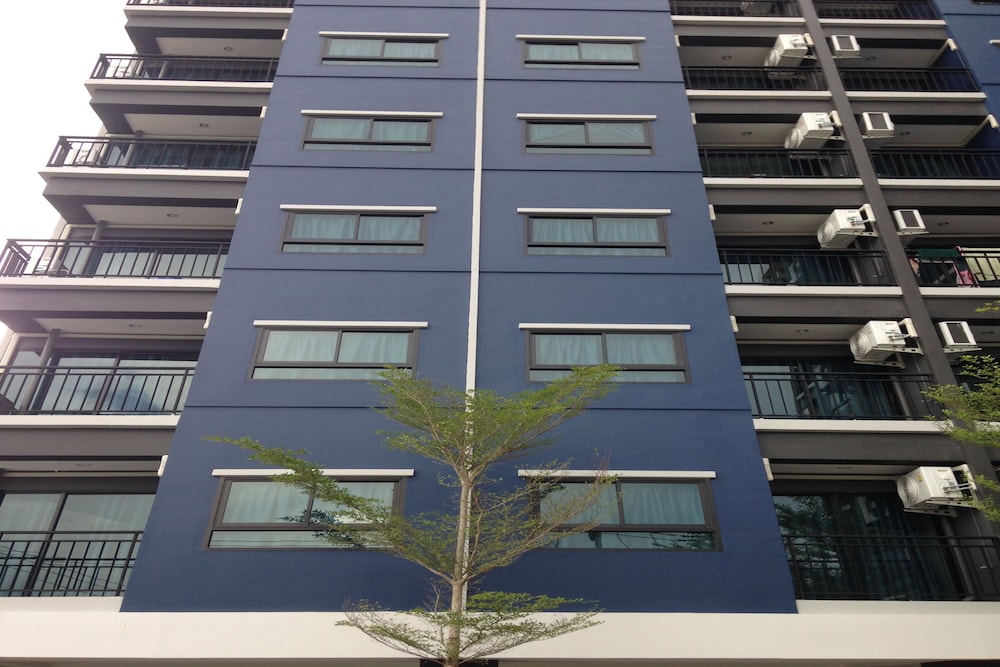 Ploen Ploen Residence