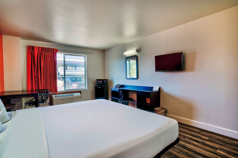 Hotel Motel6 Hesperia, CA - West Main Street - I-15, USA, Hesperia. Großes 157