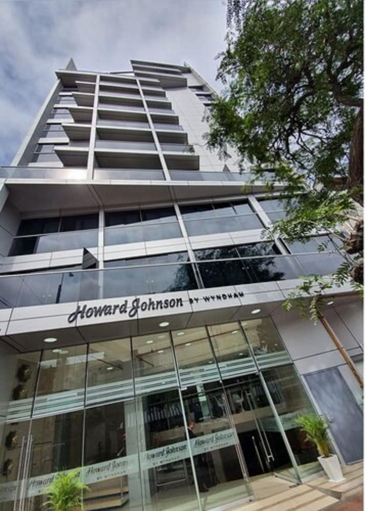 Howard Johnson by Wyndham Lima Miraflores Art House