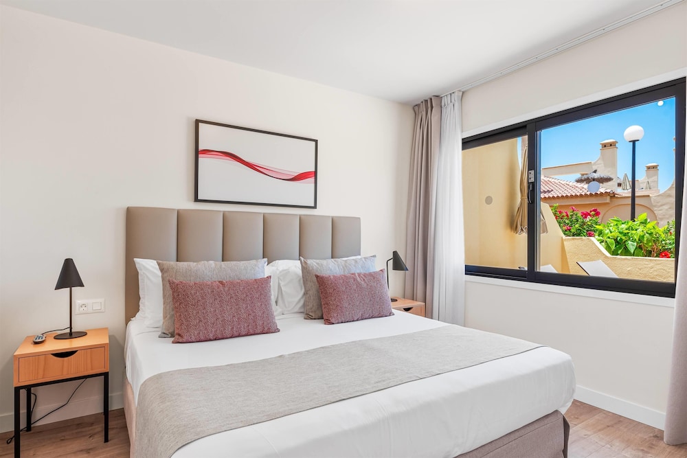 Hotel Ramada Residences by Wyndham Tenerife Costa Adeje, Spanien, Adeje. Großes 124