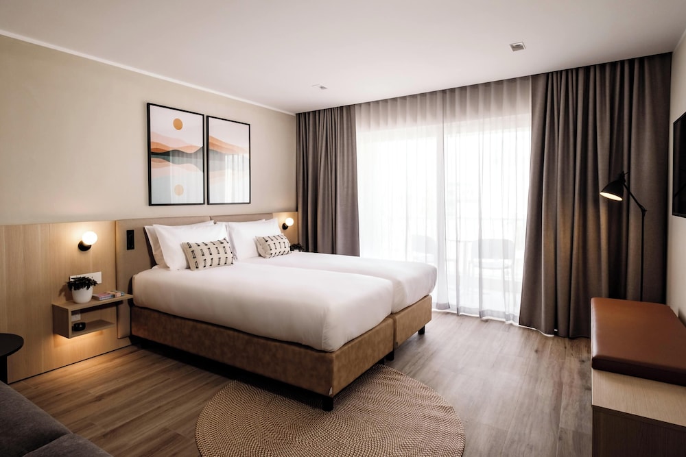 Strand Suites